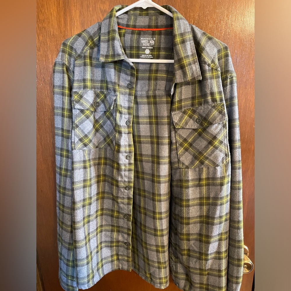 Mountain Hardwear men's Dusk Creek flannel shirt in gray and yellow plaid